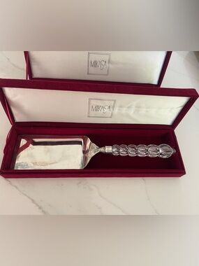 Mikasa silver-plated server, often used for cakes or lasagna